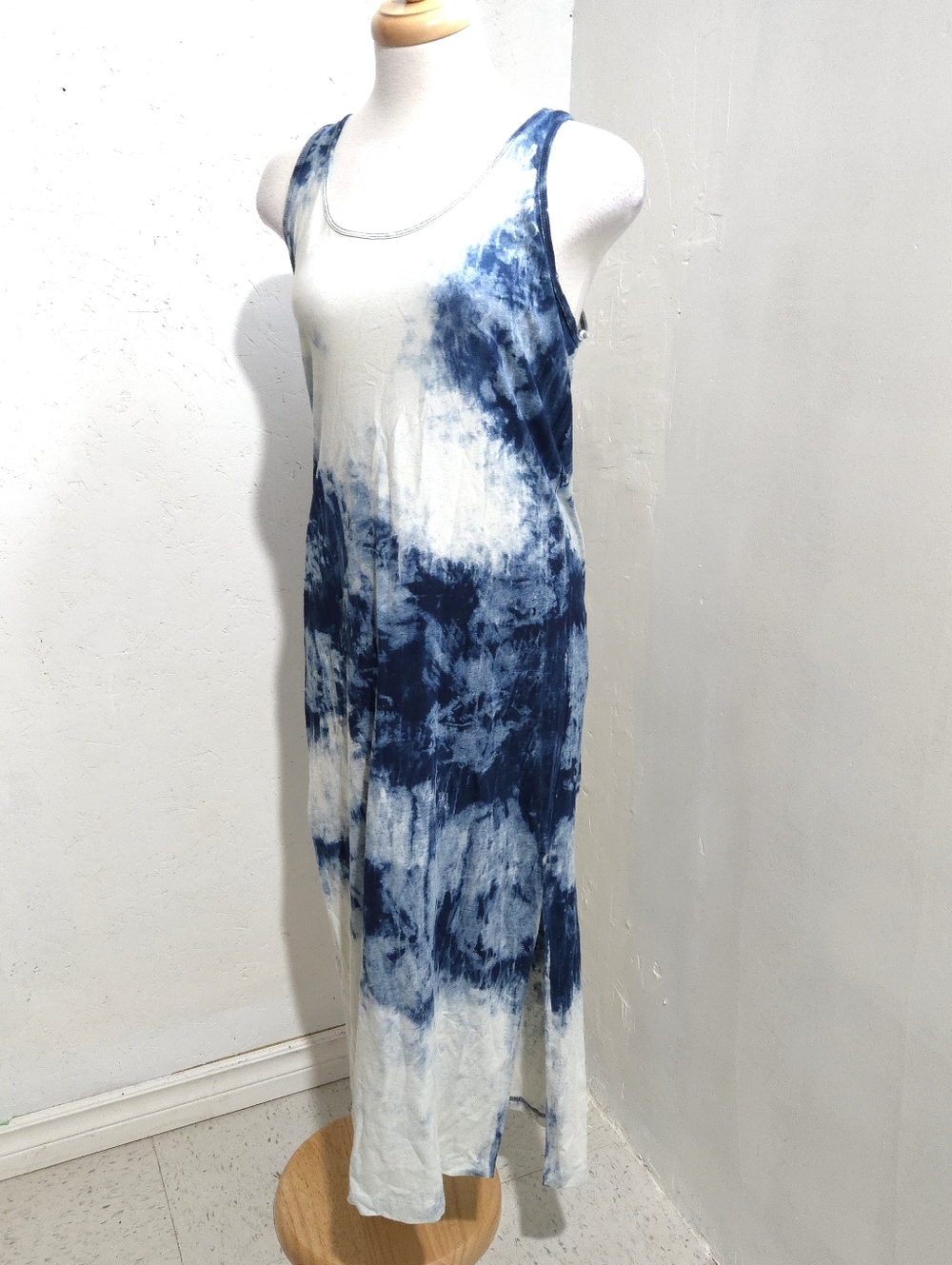 Polo Ralph Lauren | Tie-Dye Blue & White Sleeveless Maxi Dress - Picture 2 of 9